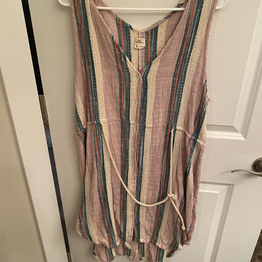 Cute O’Neill dress. Drawstring waist.